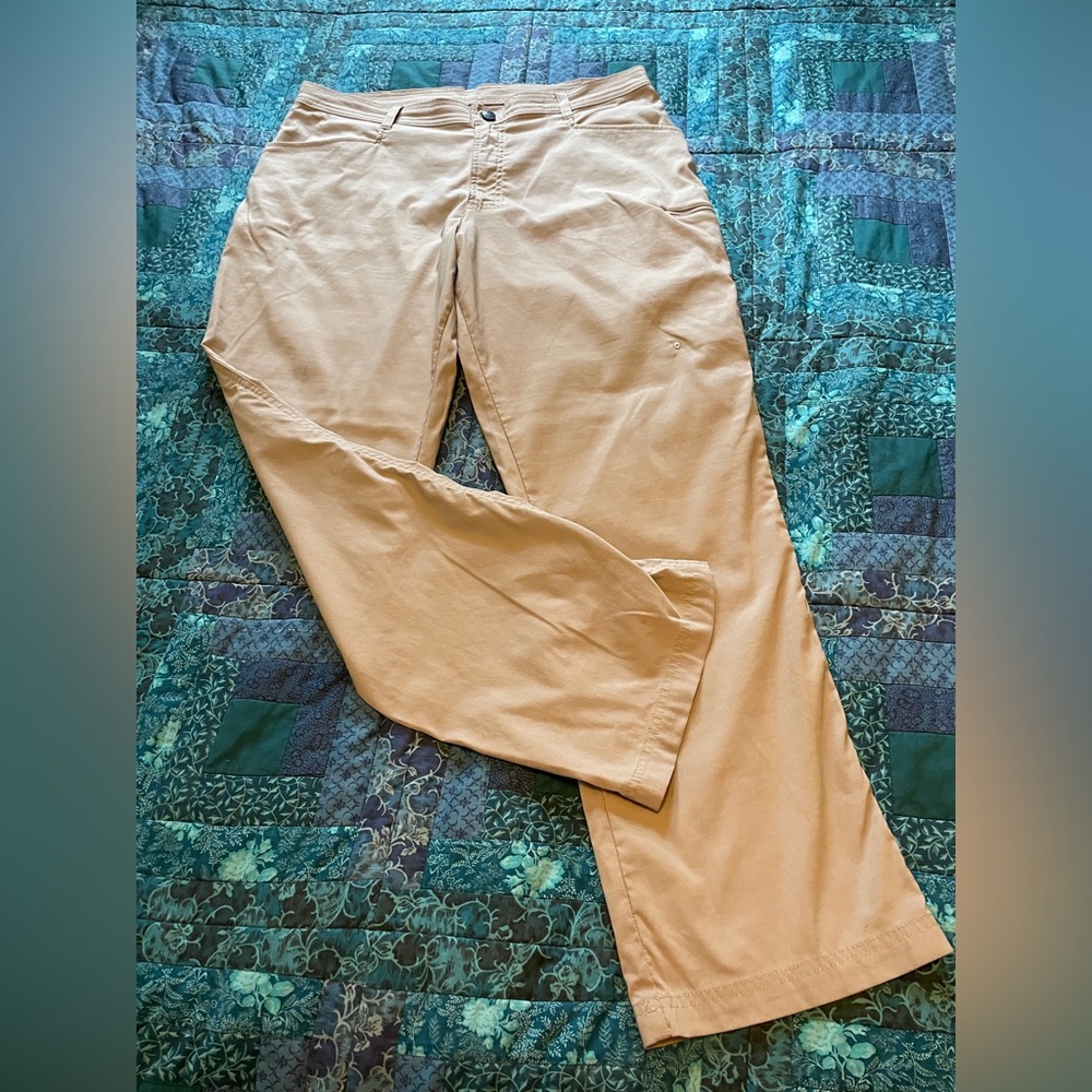 Wrangler Outdoor Pants Khaki Women's Size 34 x 30